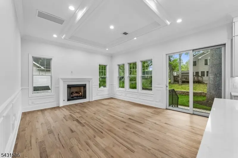 21 Maplewood Dr, Livingston, NJ 07039 - #3