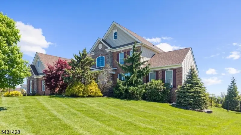 4 Jacob Ct, Readington, NJ 08822 - #3