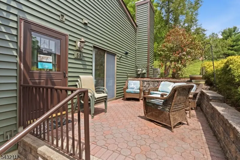 55 Meadowview Dr, Clinton, NJ 08801 - #3