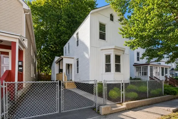 127 Steuben St, East Orange City, NJ 07018