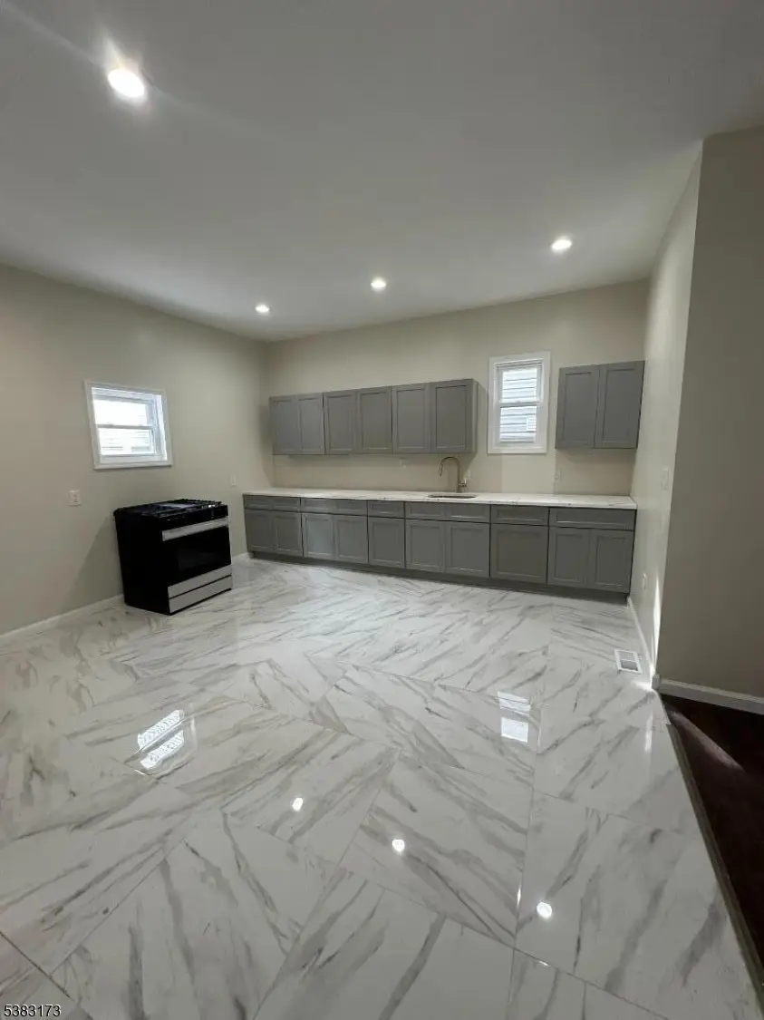 377 Littleton Ave, Newark, NJ 07103 - #3