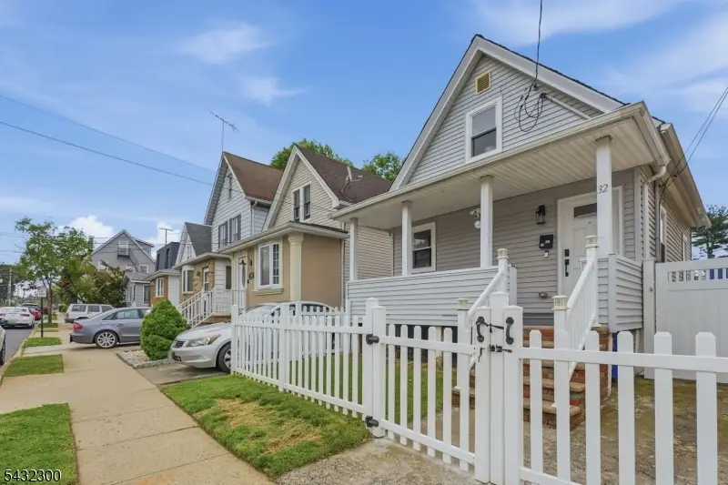 32 Willard St, Garfield, NJ 07026 - #3