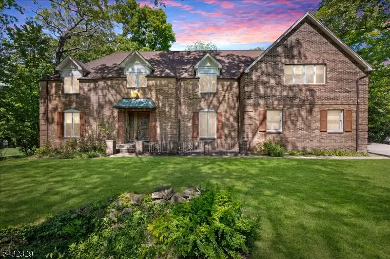 8 Branko Rd, Berkeley Heights, NJ 07922 - #1