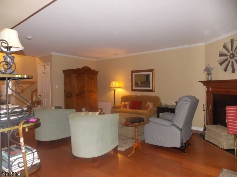 281 Abbey Dr, Franklin, NJ 08873 - #3