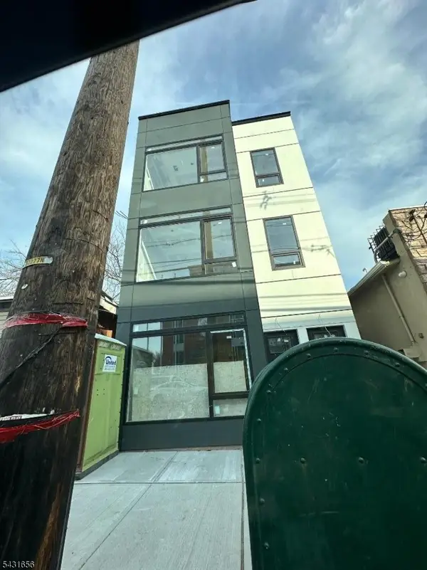 706 Bergen St, Newark City, NJ 07108