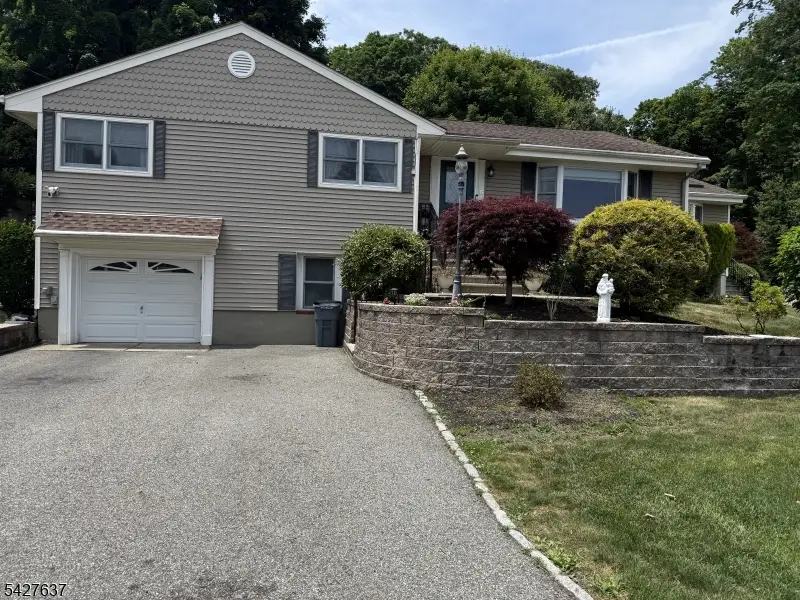 6 Waters Edge, Kinnelon, NJ 07405 - #1