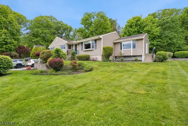 6 Waters Edge, Kinnelon Boro, NJ 07405