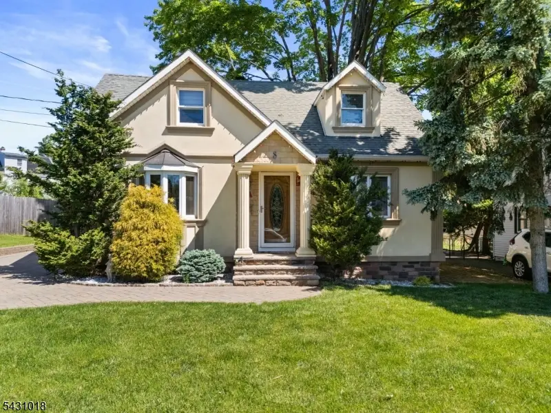 8 Garry St, Manville, NJ 08835 - #2