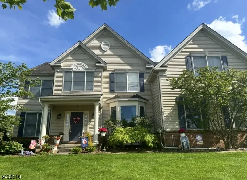 1 Tanager Dr, Raritan, NJ 08551 - #1