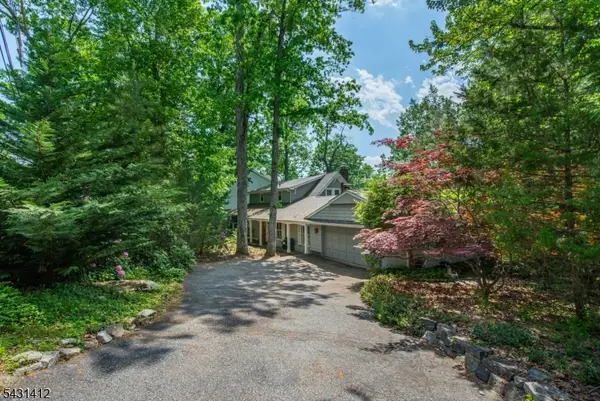 174 Pines Lake Dr E, Wayne Twp., NJ 07470