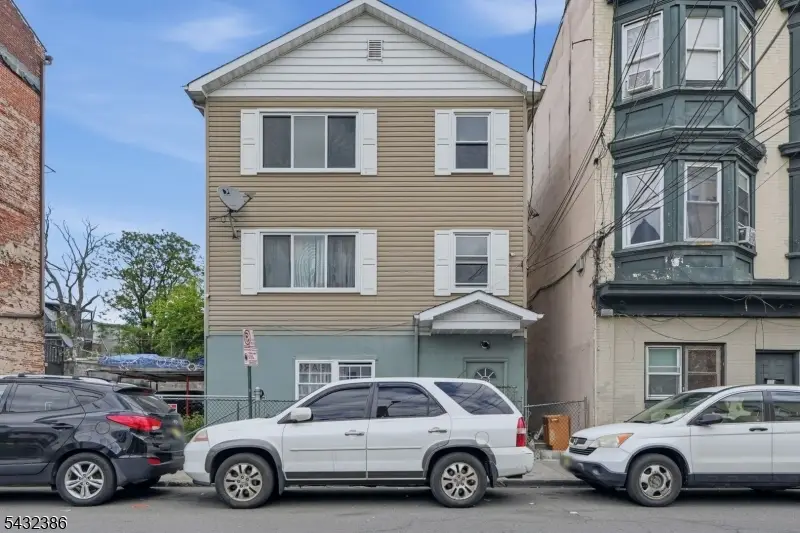 363 Summer St, Paterson, NJ 07501 - #3