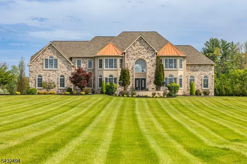 8 Kren Drive, Raritan, NJ 08551 - #3