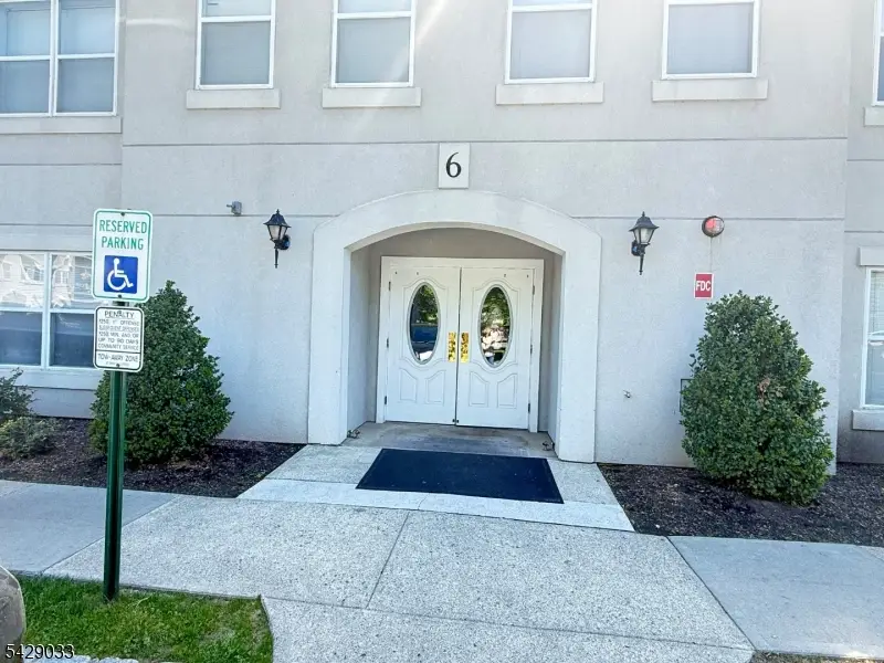 608 Brittany Dr, Wayne, NJ 07470 - #2