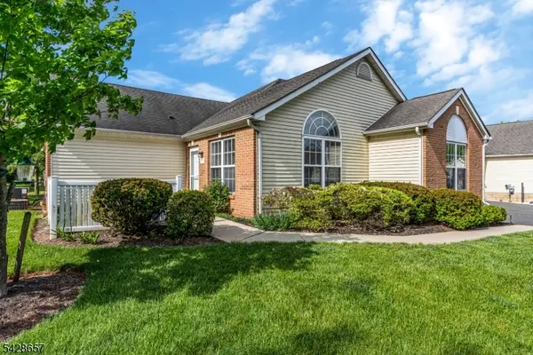 44 Chandler Ct, Hillsborough Twp., NJ 08844