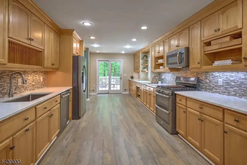 77 Riverside Dr, Lyons, NJ 07920 - #3