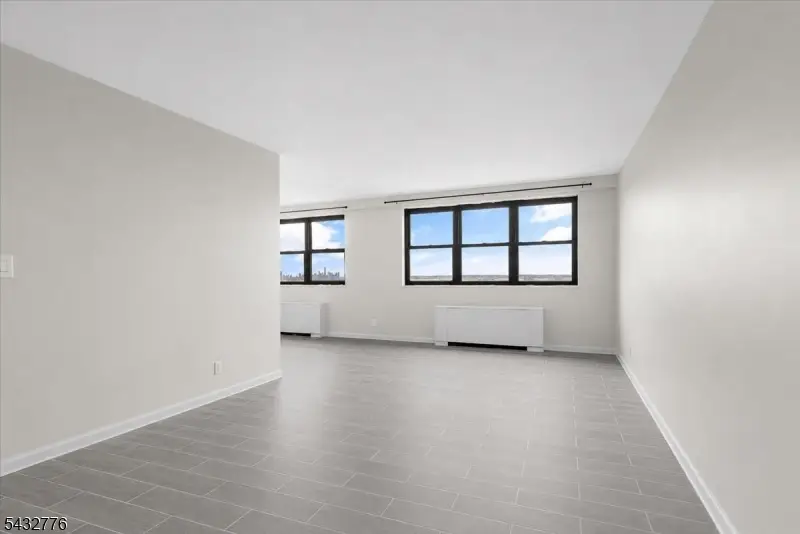 1225 Kennedy Blvd #14J, Bayonne, NJ 07002 - #2