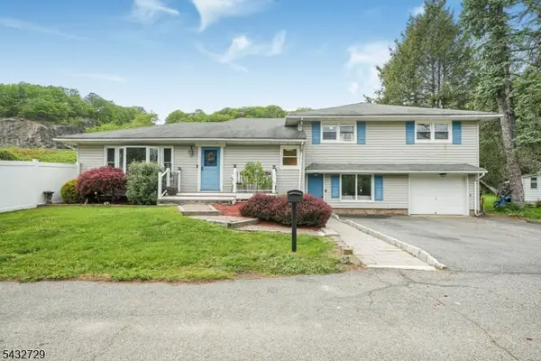 22 Federal Hill Rd, Pompton Lakes Boro, NJ 07442