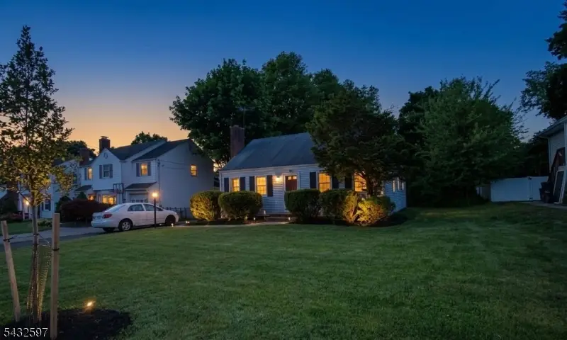 34 Union St, Hawthorne, NJ 07506 - #1