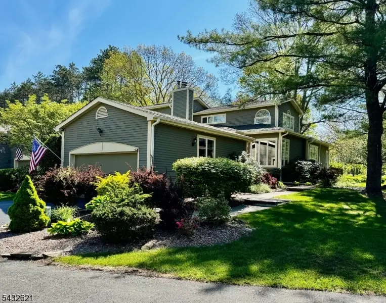 28 Old Fourth Dr, Oak Ridge, NJ 07438 - #1