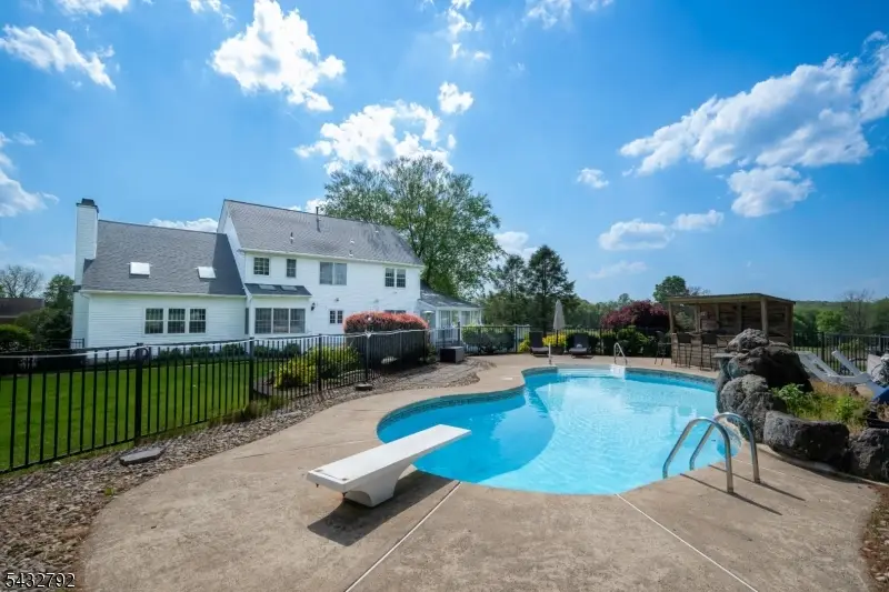 6 Fieldcrest Dr, Mount Olive, NJ 07828 - #3