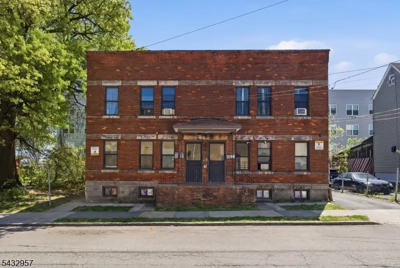 294 Governor St, Paterson, NJ 07501 - #1