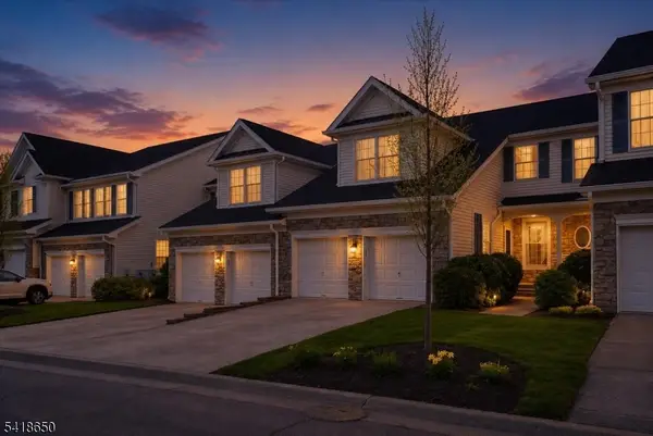 45 La Costa Dr, Clinton Twp., NJ 08801