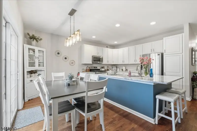 45 La Costa Dr, Clinton, NJ 08801 - #2