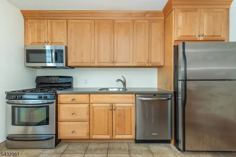 284 Claremont Ave #A3, Verona, NJ 07044 - #2