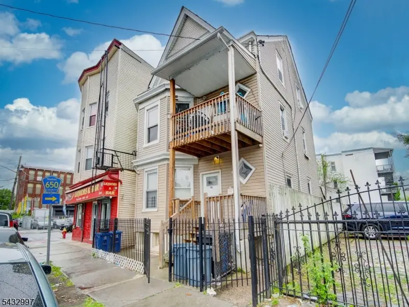 426 E 18th St, Paterson, NJ 07524 - #2