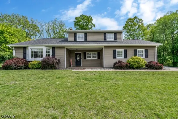 11 Manchester Dr, Hanover Twp., NJ 07981