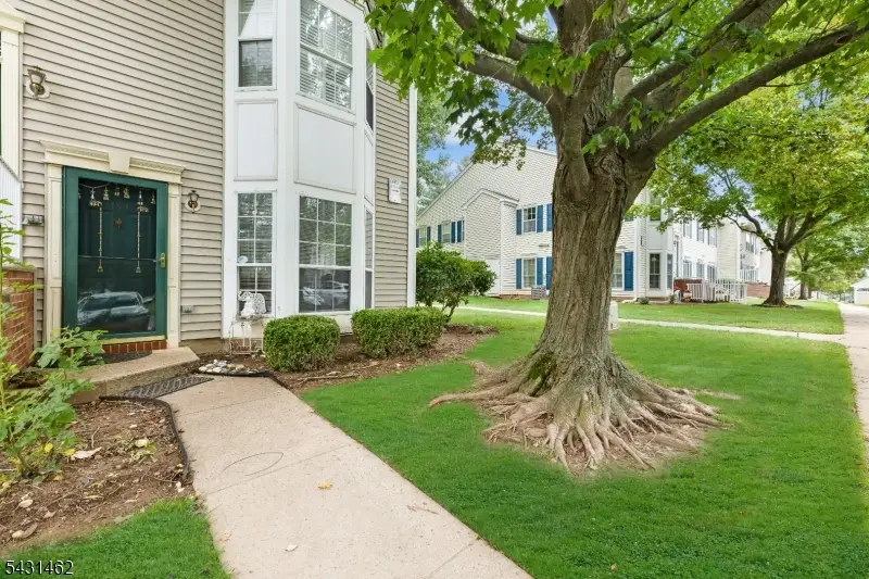 193 Columbus Dr, Franklin Park, NJ 08823 - #1