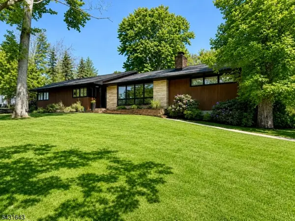 5 Oak Lane, Montville Twp., NJ 07058