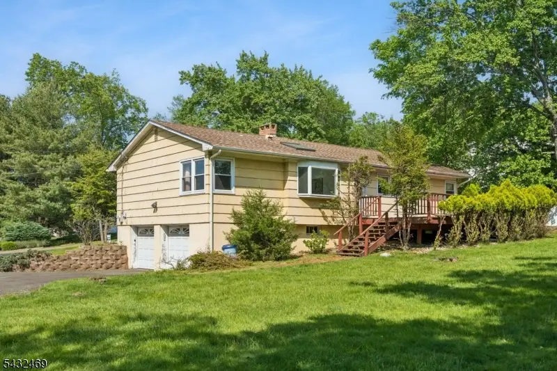 12 Clover Ct, Cedar Grove, NJ 07009 - #2