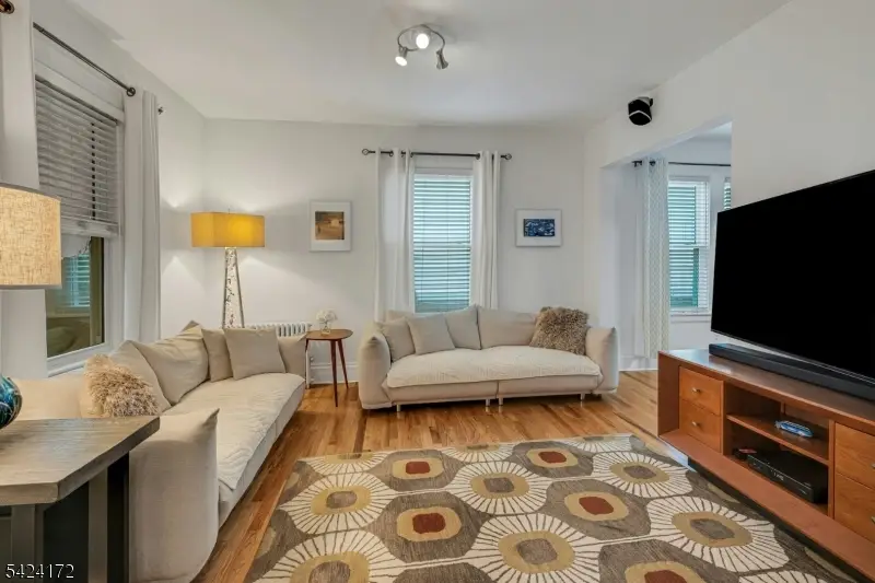 16 Russell Pl, Summit, NJ 07901 - #3