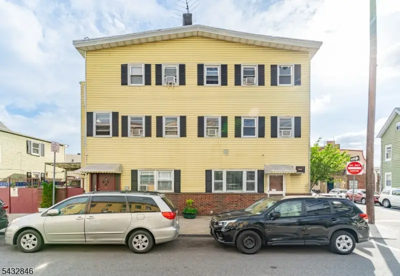 36 Wall St, Newark, NJ 07105 - #1
