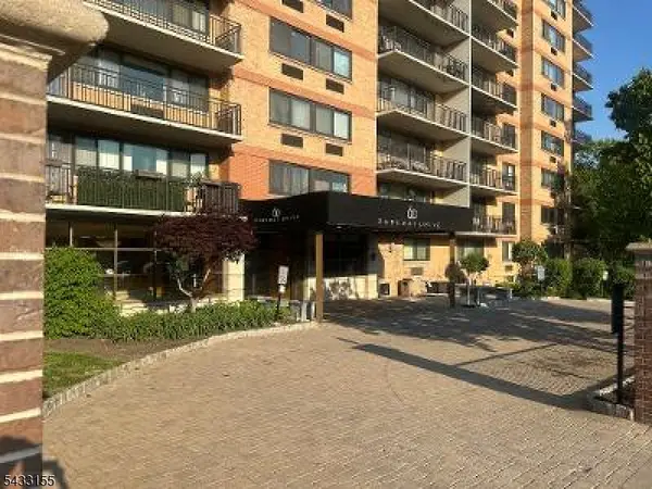 60 Parkway Dr #3G, East Orange City, NJ 07017