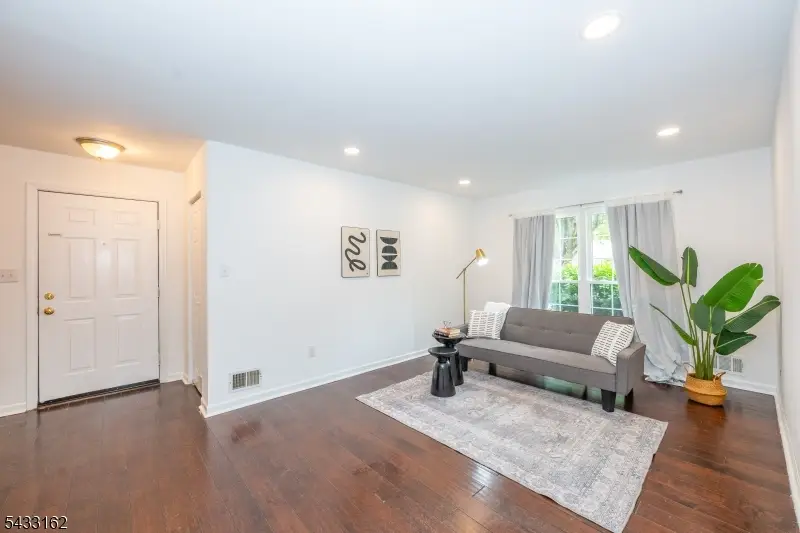 72 Cherry St, Jersey City, NJ 07305 - #1