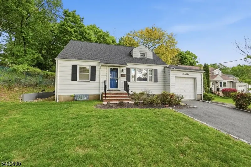 35 Deerfield Dr, West Orange, NJ 07052 - #2
