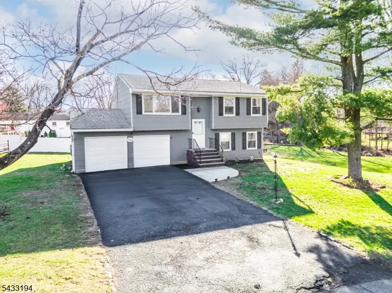 160 Stratton St, Piscataway, NJ 08854 - #1