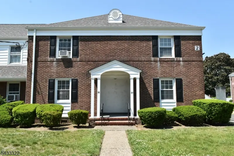 35 Elmwood Ter #35, Elmwood Park, NJ 07407 - #1