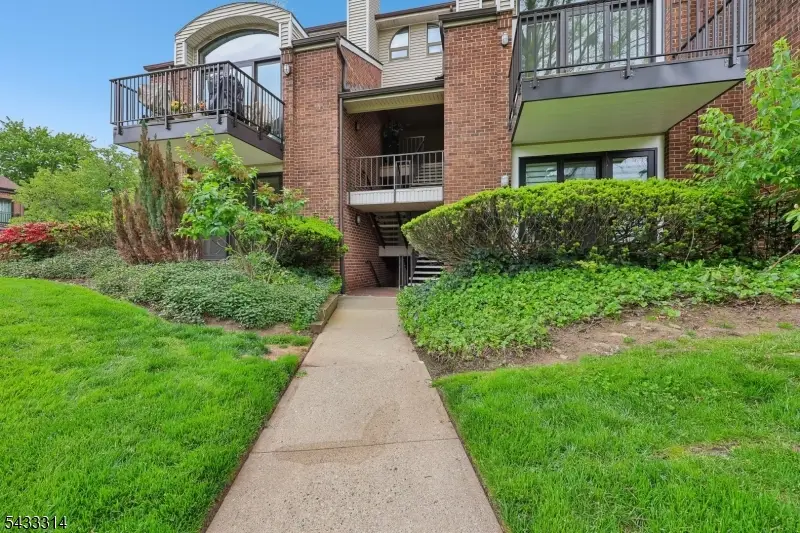 1 Peabody Ct, Teaneck, NJ 07666 - #2
