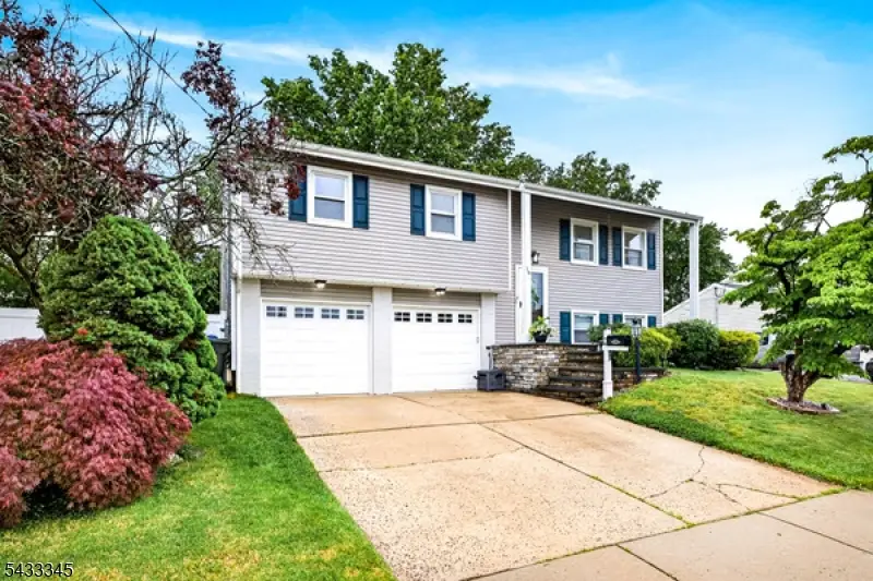 16 10th Ave, Monroe, NJ 08831 - #2