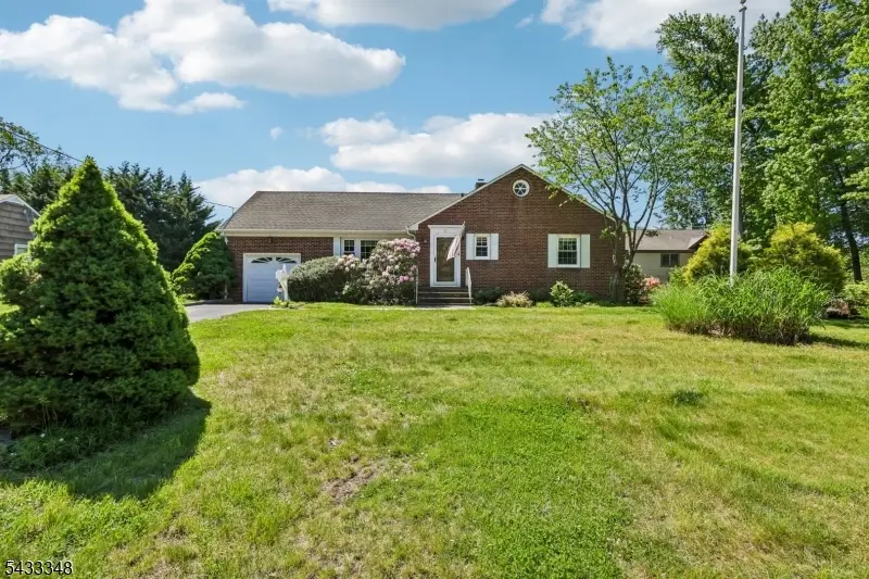 27 Shawnee Rd, Cranford, NJ 07016 - #1