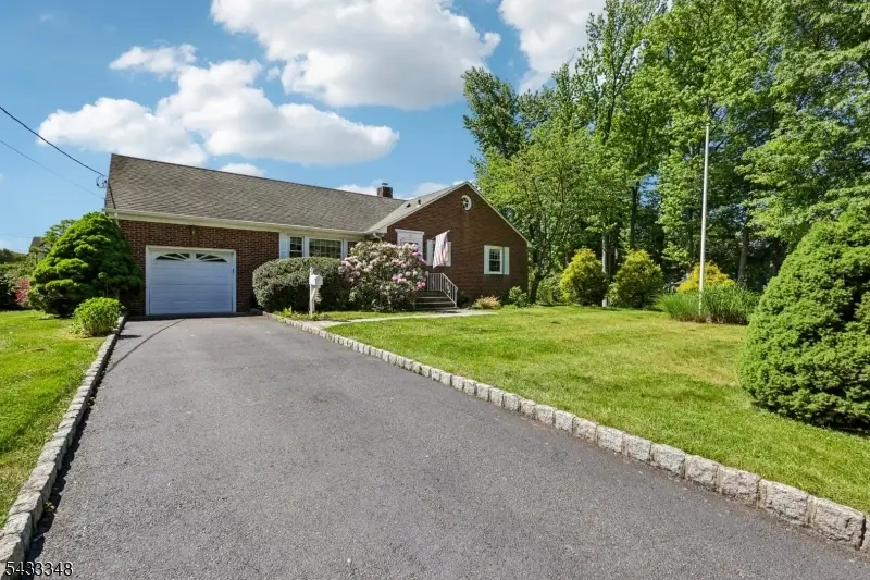 27 Shawnee Rd, Cranford, NJ 07016 - #2