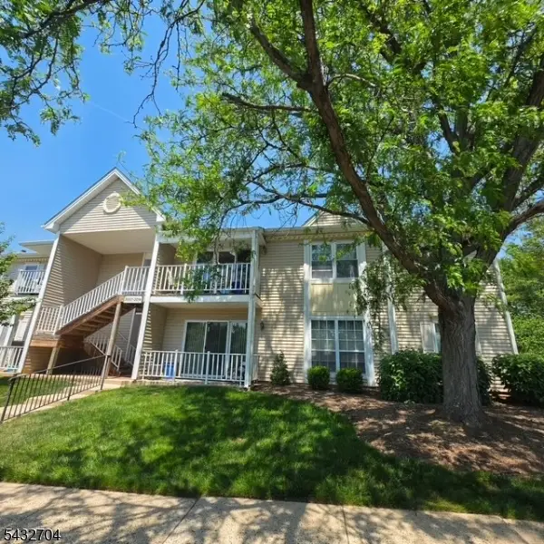 3012 Doolittle Dr, Bradley Gardens, NJ 08807 - #1
