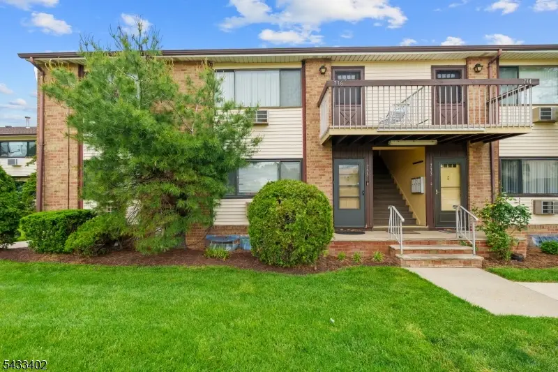 735 Cricket Ln, Woodbridge, NJ 07095 - #1