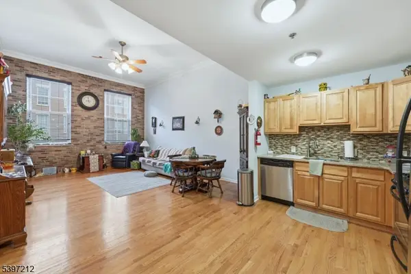 19 Market St #205, Paterson City, NJ 07501