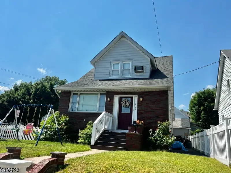 101 Chamberlain Ave, Paterson, NJ 07502 - #1