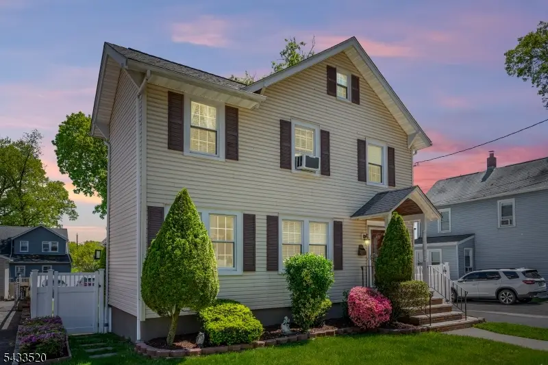 690 Garden St, Maywood, NJ 07607 - #2