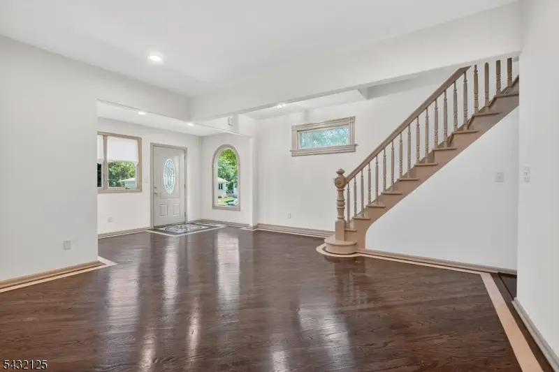 302 Walnut Ave, Cranford, NJ 07016 - #3